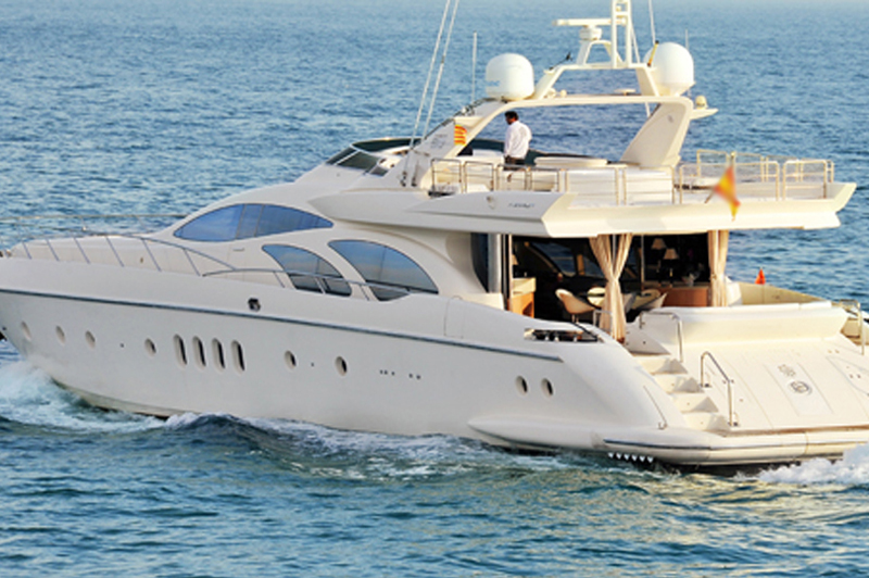 luxury yacht rentals la paz