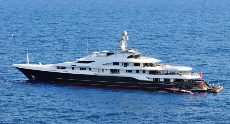 225' Attessa superyacht at sea