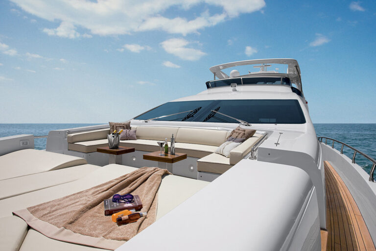 Bow lounge of the 100' Azimut