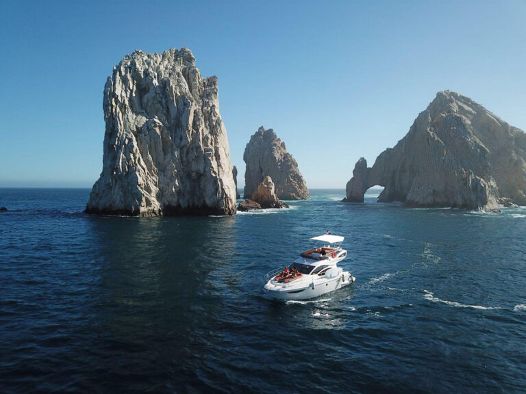 40' Azimut cruising near El Arco, Cabo San Lucas
