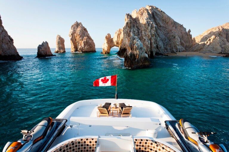 View toward El Arco from the bow of the 120' Platinum Marine