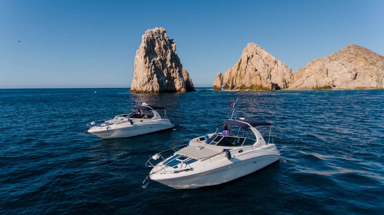 32' Sea Ray Boat in Cabo